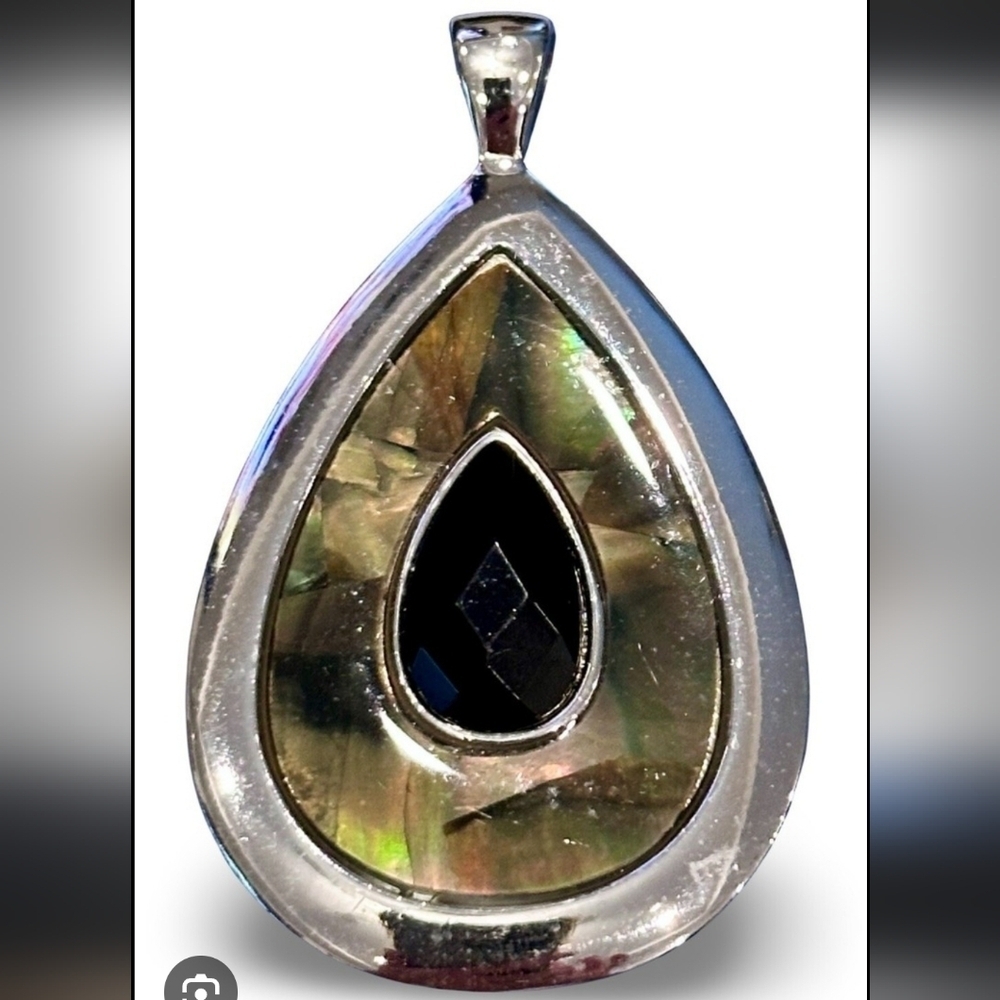 Lia Sophia “Bonita” Pendant Slide Good Condition Silver Tone SettingGenui